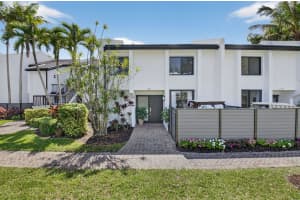 3707 Bridgewood Drive, Boca Raton, FL 33434 - MLS#B26003490