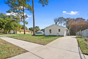 210 22nd Street, Fort Pierce, FL 34950 - MLS#B26003503