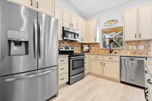 10174 Plum Street, Palm Beach Gardens, FL 33410 - MLS#B26003548