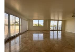 301 Croton Avenue, Lantana, FL 33462 - MLS#B26003549