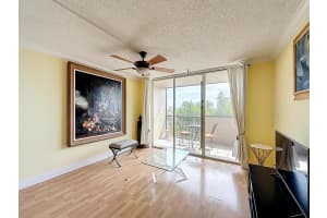 777 Federal Highway, Fort Lauderdale, FL 33316 - MLS#B26003712