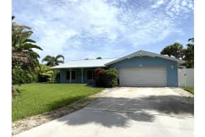 1916 Coconut Drive, Fort Pierce, FL 34949 - MLS#B26003773