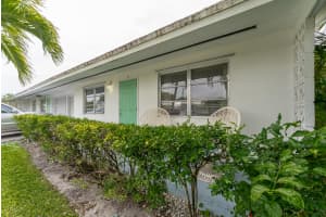 722 Ridge Road, Lantana, FL 33462 - MLS#B26003803