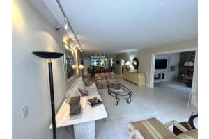 625 Oaks Drive, Pompano Beach, FL 33069 - MLS#B26003838