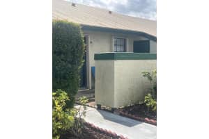 566 Sara Boulevard, Port Saint Lucie, FL 34953 - MLS#B26003856