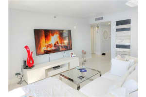 105 Lake Emerald Drive, Oakland Park, FL 33309 - MLS#B26003860