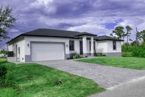 15633 Lakeland Circle, Port Charlotte, FL 33981 - MLS#B26003869