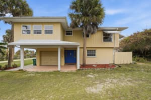 12347 Indian River Drive, Jensen Beach, FL 34957 - MLS#B26003937