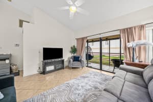 16 V�a De Casas Sur, Boynton Beach, FL 33426, Boynton Beach, FL 33426 - MLS#B26003980