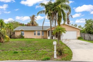 702 Arkansas Terrace, Port Saint Lucie, FL 34953 - MLS#B26004058