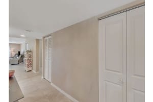 359 Lakeview Drive, Weston, FL 33326 - MLS#B26004078