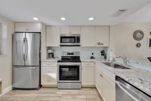 9501 Seagrape Drive, Davie, FL 33324 - MLS#B26004146