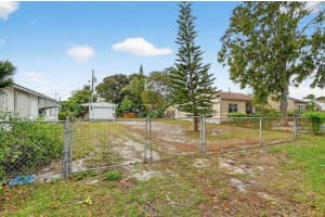 624 58th Street, West Palm Beach, FL 33407 - MLS#B26004234