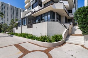 520 Brickell Key Drive, Miami, FL 33131 - MLS#B26004255