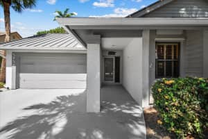 5757 Peachwood Court, Jupiter, FL 33458 - MLS#B26004266