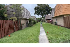 882 Springdale Circle, Palm Springs, FL 33461 - MLS#B26004302