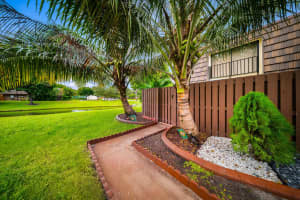 1524 Forest Lakes Circle, West Palm Beach, FL 33406 - MLS#B26004375