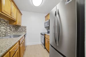 2800 39th Way, Lauderdale Lakes, FL 33311 - MLS#B26004437