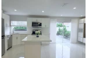 621 Lakeshore Terrace, Davie, FL 33325 - MLS#B26004449