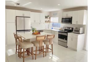 621 Lakeshore Terrace, Davie, FL 33325 - MLS#B26004449