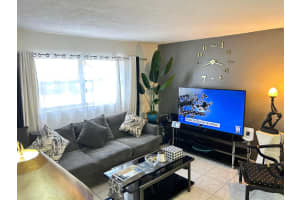 515 Crescent Drive, Hollywood, FL 33021 - MLS#B26004498