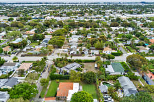 6301 Lake Avenue, West Palm Beach, FL 33405 - MLS#B26004529