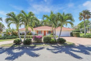 8574 Seagrape Way, Hobe Sound, FL 33455 - MLS#B26004533