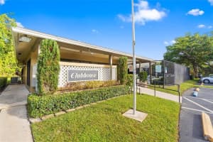 588 Trace Circle, Deerfield Beach, FL 33441 - MLS#B26004616