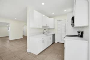 700 70th Avenue, Hollywood, FL 33024 - MLS#B26004733