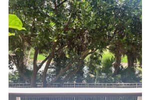 6410 Emerald Dunes Drive, West Palm Beach, FL 33411 - MLS#B26004773