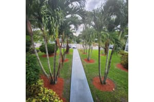 643 Durham , Deerfield Beach, FL 33442 - MLS#B26004775