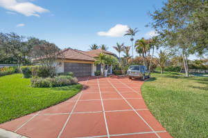 8075 Governors Way, Hobe Sound, FL 33455 - MLS#B26004791