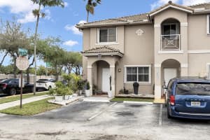 16637 73rd Place, Miami Lakes, FL 33014 - MLS#B26004853