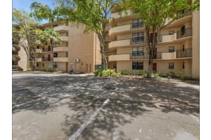 3550 Blue Lake Drive, Pompano Beach, FL 33064 - MLS#B26004854