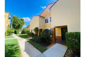 107 Yacht Club Way, Hypoluxo, FL 33462 - MLS#B26004940