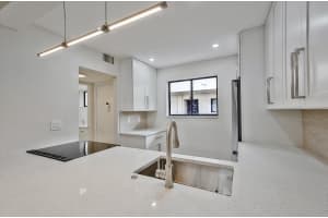 5220 Las Verdes Circle, Delray Beach, FL 33484 - MLS#B26005019