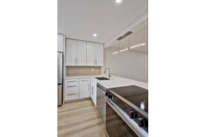 5220 Las Verdes Circle, Delray Beach, FL 33484 - MLS#B26005019