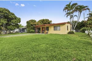 291 Tulip Tree Drive, Lantana, FL 33462 - MLS#B26005025