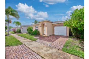 556 Ridge Cir Circle, Boynton Beach, FL 33435 - MLS#B26005032