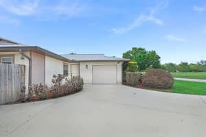 542 La Brea Avenue, Port Saint Lucie, FL 34983 - MLS#B26005041