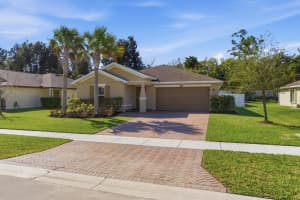 888 Bent Creek Drive, Fort Pierce, FL 34947 - MLS#B26005116