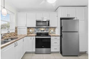 2010 Federal Highway, Boynton Beach, FL 33435 - MLS#B26005145