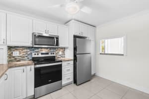 2010 Federal Highway, Boynton Beach, FL 33435 - MLS#B26005145