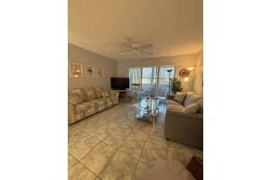 725 Lori Drive, Palm Springs, FL 33461 - MLS#B26005169