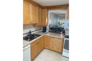 307 Lake Evelyn Drive, West Palm Beach, FL 33411 - MLS#B26005220