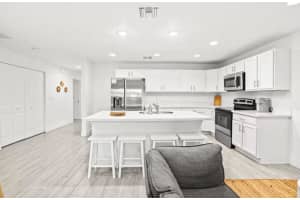 565 Lilac Court, West Palm Beach, FL 33407 - MLS#B26005230