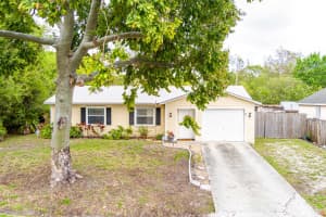 225 Crescent Avenue, Port Saint Lucie, FL 34984 - MLS#B26005236
