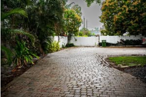 3825 Lakewood Road, Palm Springs, FL 33461 - MLS#B26005257