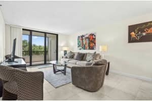 2070 Homewood Boulevard, Delray Beach, FL 33445 - MLS#B26005271