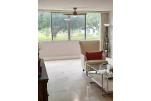 6698 10th Ave Avenue, Lake Worth, FL 33467 - MLS#B26005320